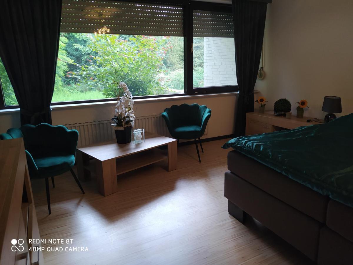 Park Villa Ferienwohnung Mit Pool Und 3 Schlafzimmer Uelzen Exterior photo